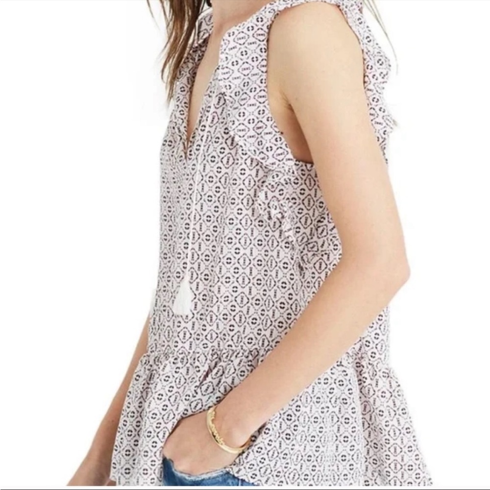 Madewell Women’s 100% Silk Lily Ruffle Blouse in a size XXS.